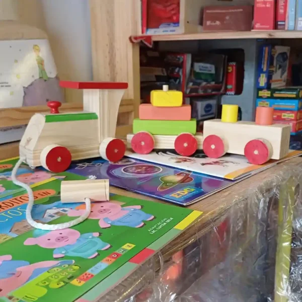 Trencito didáctico de madera