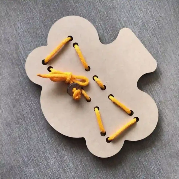 Abeja de madera con cordones - Imagen 5