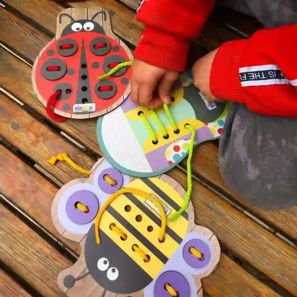 Abeja de madera con cordones - Imagen 6